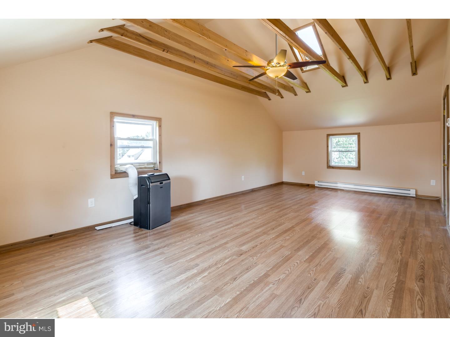 37 Islet Road Levittown, PA 19057 - Photo 20 of 24 Bonus Room