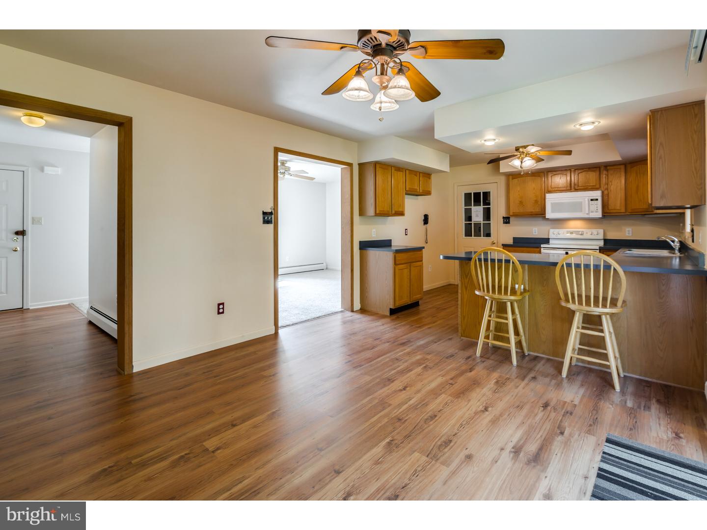 37 Islet Road Levittown, PA 19057 - Photo 8 of 24 Dining Room
