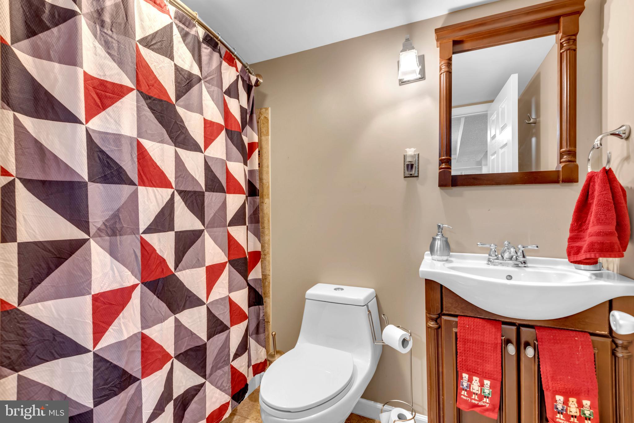 617 Fuselage Avenue Baltimore, MD 21221 - Photo 17 of 37 Full Bath 2