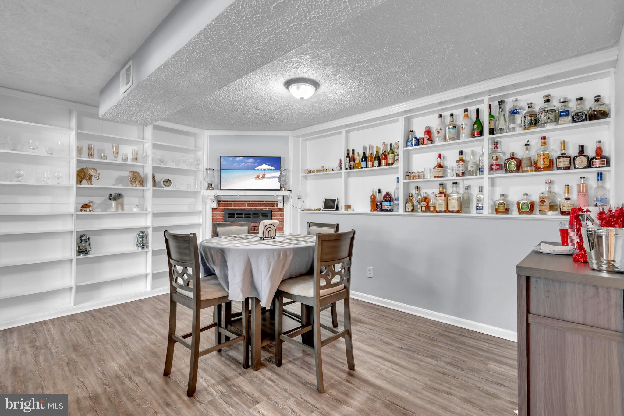 617 Fuselage Avenue Baltimore, MD 21221 - Photo 24 of 37 TV Game Room View 4