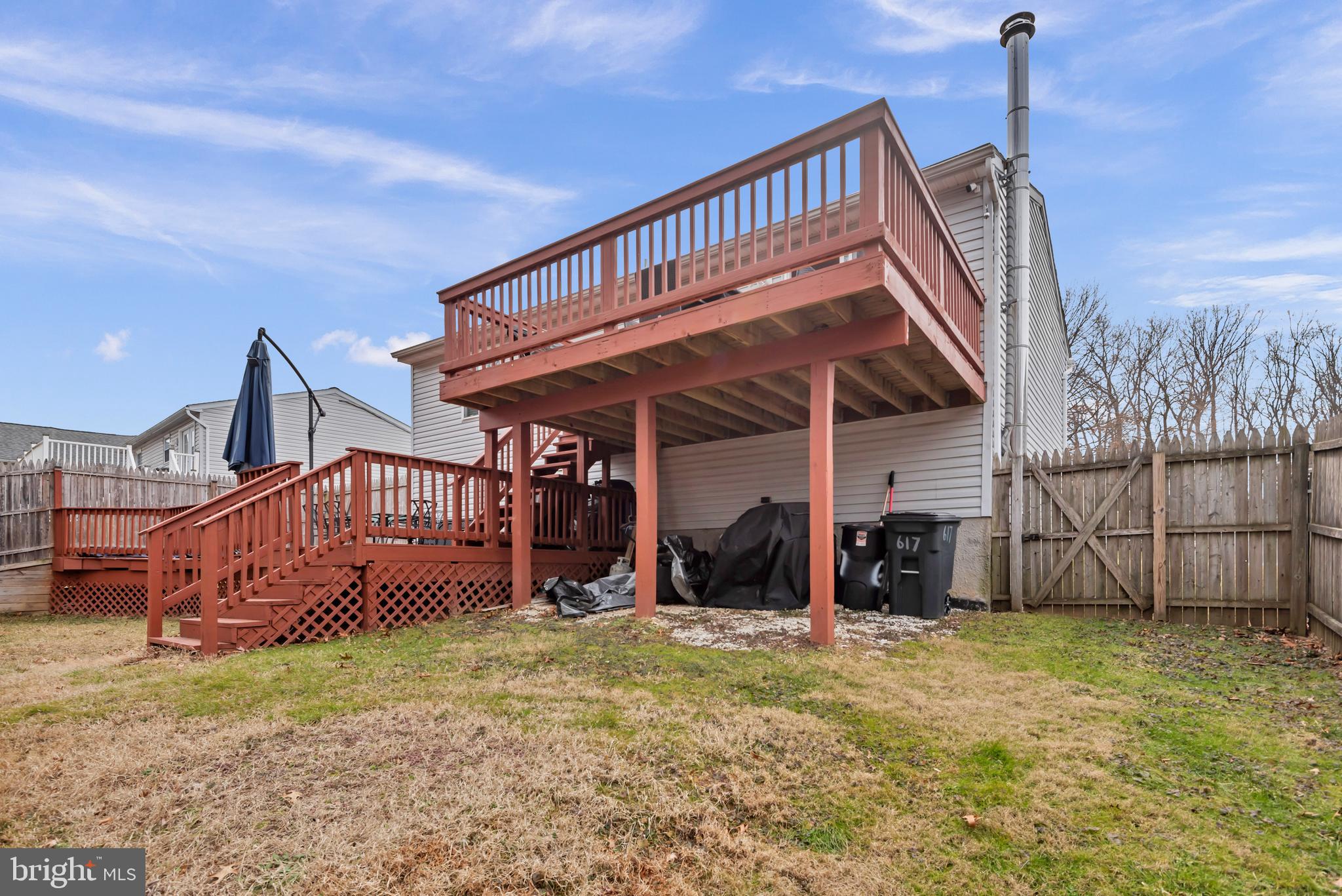 617 Fuselage Avenue Baltimore, MD 21221 - Photo 30 of 37 Upper Deck Yard View