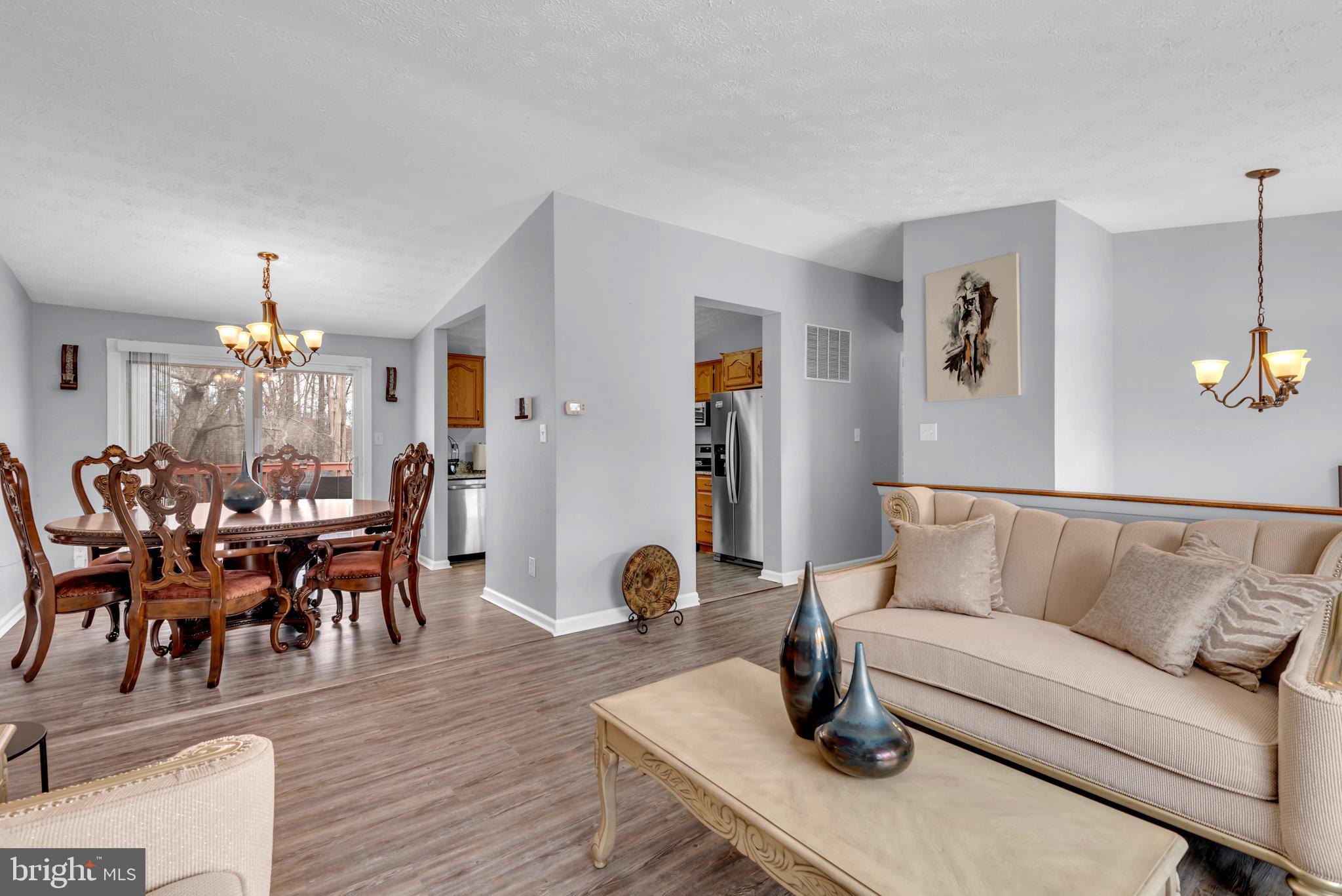 617 Fuselage Avenue Baltimore, MD 21221 - Photo 4 of 37 Living Room View 3