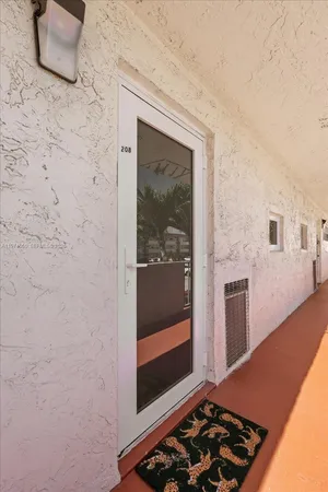 $2,500 | 811 South Hollybrook Drive, Unit 208, Pembroke Pines, FL 33025