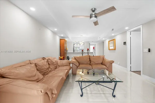 $2,500 | 811 South Hollybrook Drive, Unit 208, Pembroke Pines, FL 33025