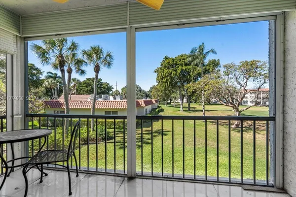 $2,500 | 811 South Hollybrook Drive, Unit 208, Pembroke Pines, FL 33025