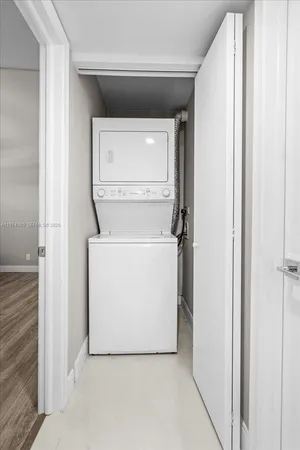 $2,500 | 811 South Hollybrook Drive, Unit 208, Pembroke Pines, FL 33025