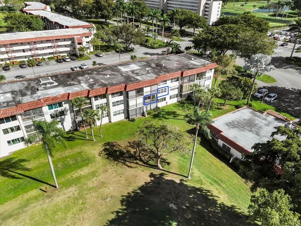 $2,500 | 811 South Hollybrook Drive, Unit 208, Pembroke Pines, FL 33025