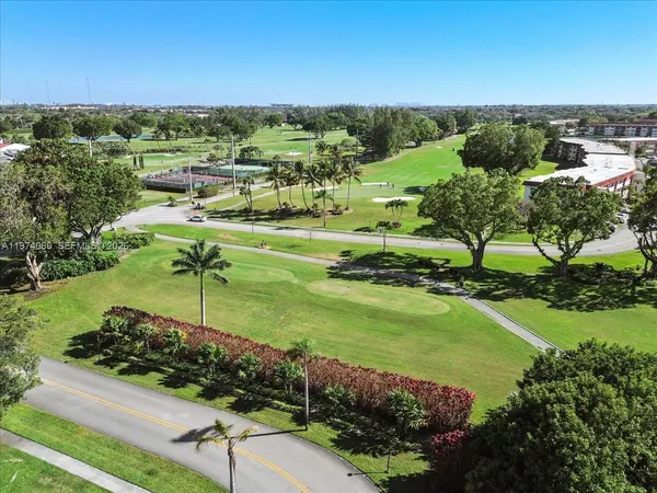 $2,500 | 811 South Hollybrook Drive, Unit 208, Pembroke Pines, FL 33025