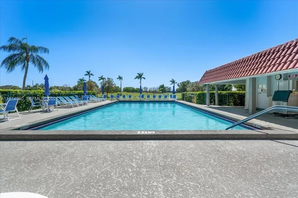 $2,500 | 811 South Hollybrook Drive, Unit 208, Pembroke Pines, FL 33025