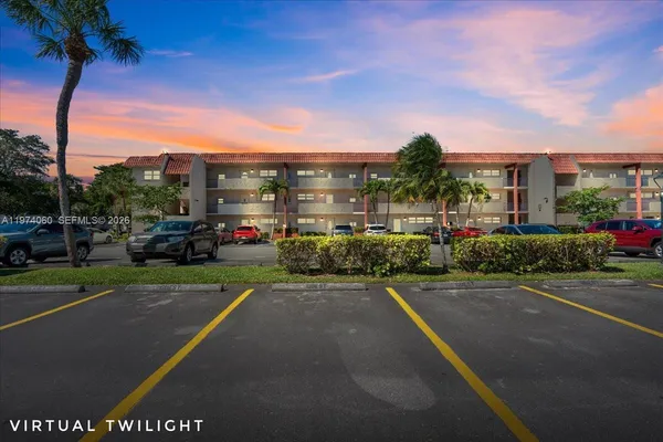 $2,500 | 811 South Hollybrook Drive, Unit 208, Pembroke Pines, FL 33025