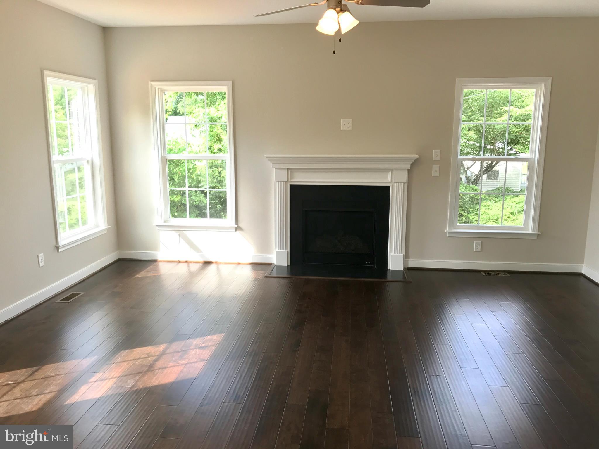 378 Hope Road Stafford, VA 22554 - Photo 3 of 5 Family Room