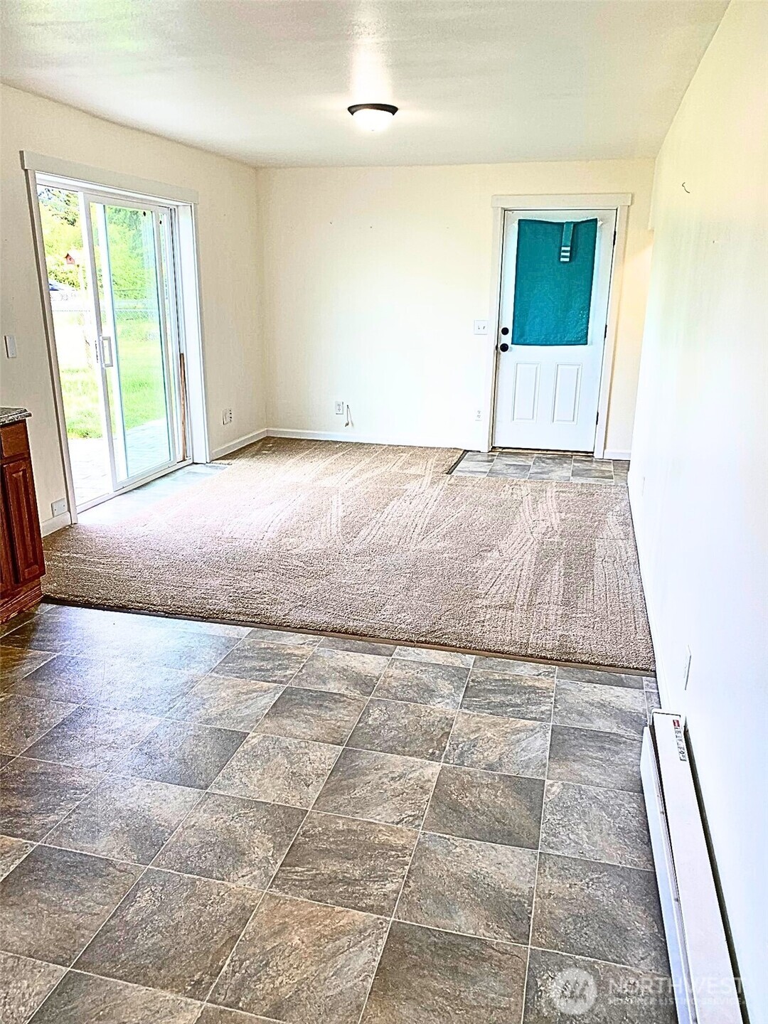 116 Taylor Road South Chehalis, WA 98532 - Photo 30 of 35 a view of an empty room with wooden floor and a window
