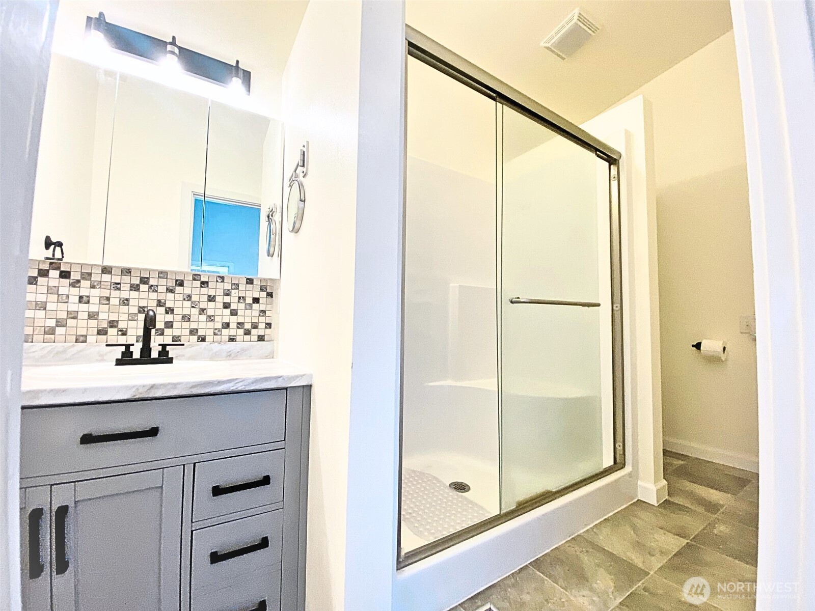 116 Taylor Road South Chehalis, WA 98532 - Photo 32 of 35 a bathroom with a shower and a sink