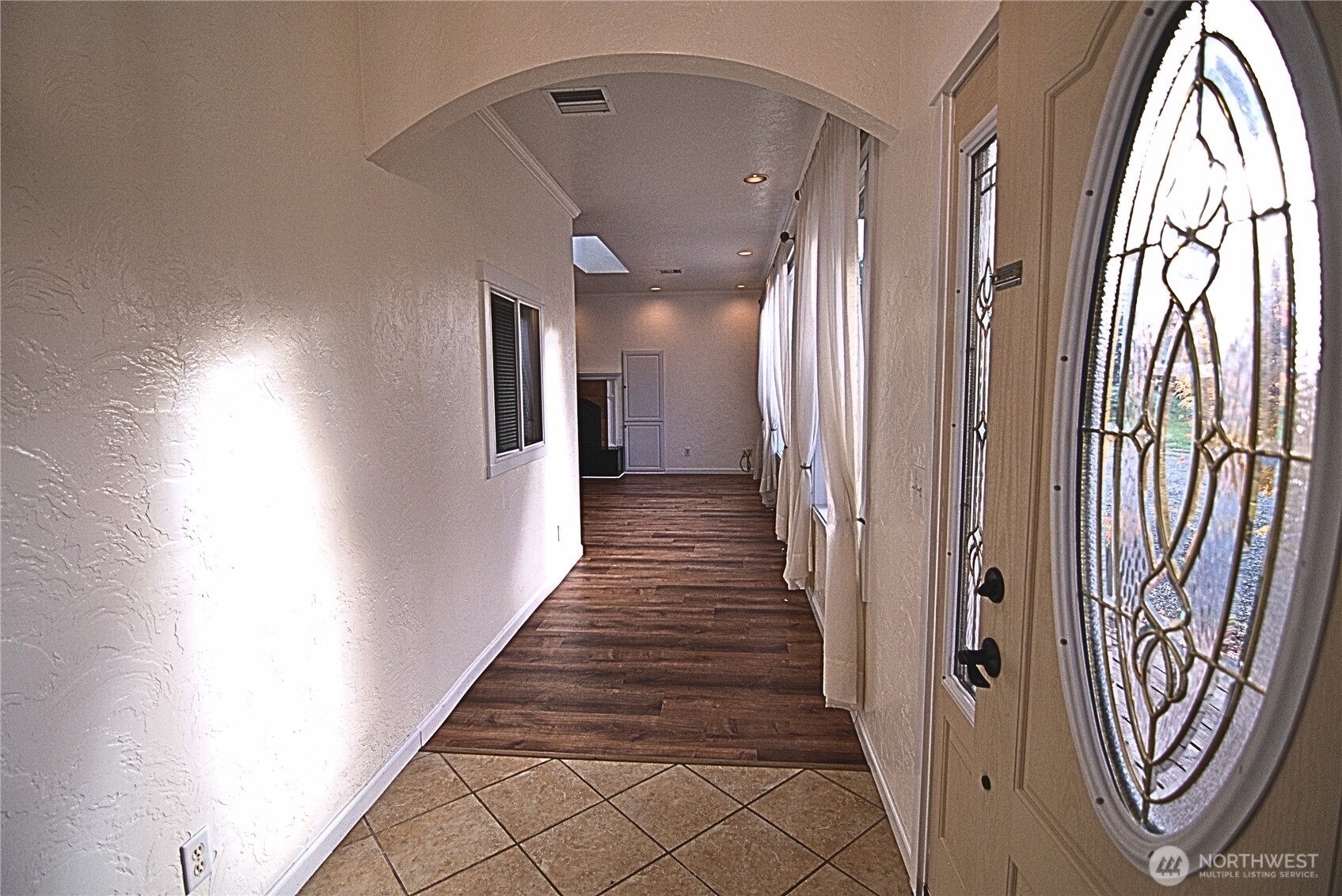 116 Taylor Road South Chehalis, WA 98532 - Photo 6 of 35 a view of a hallway with wooden floor and entryway