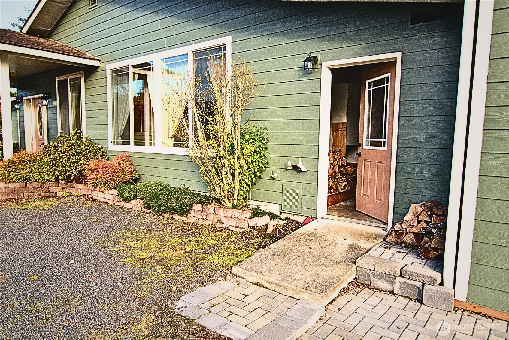 116 Taylor Road South Chehalis, WA 98532 - Photo 7 of 35 a front view of a house