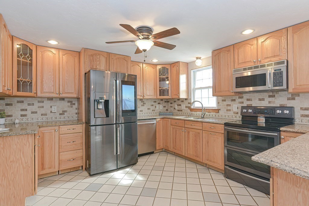 45 Vincent Road Attleboro, MA 02703 - Photo 13 of 41 Gallery Image 13