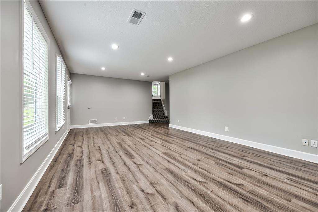 16402 Riggs Road Stilwell, KS 66085 - Photo 25 of 33 Gallery Image 25