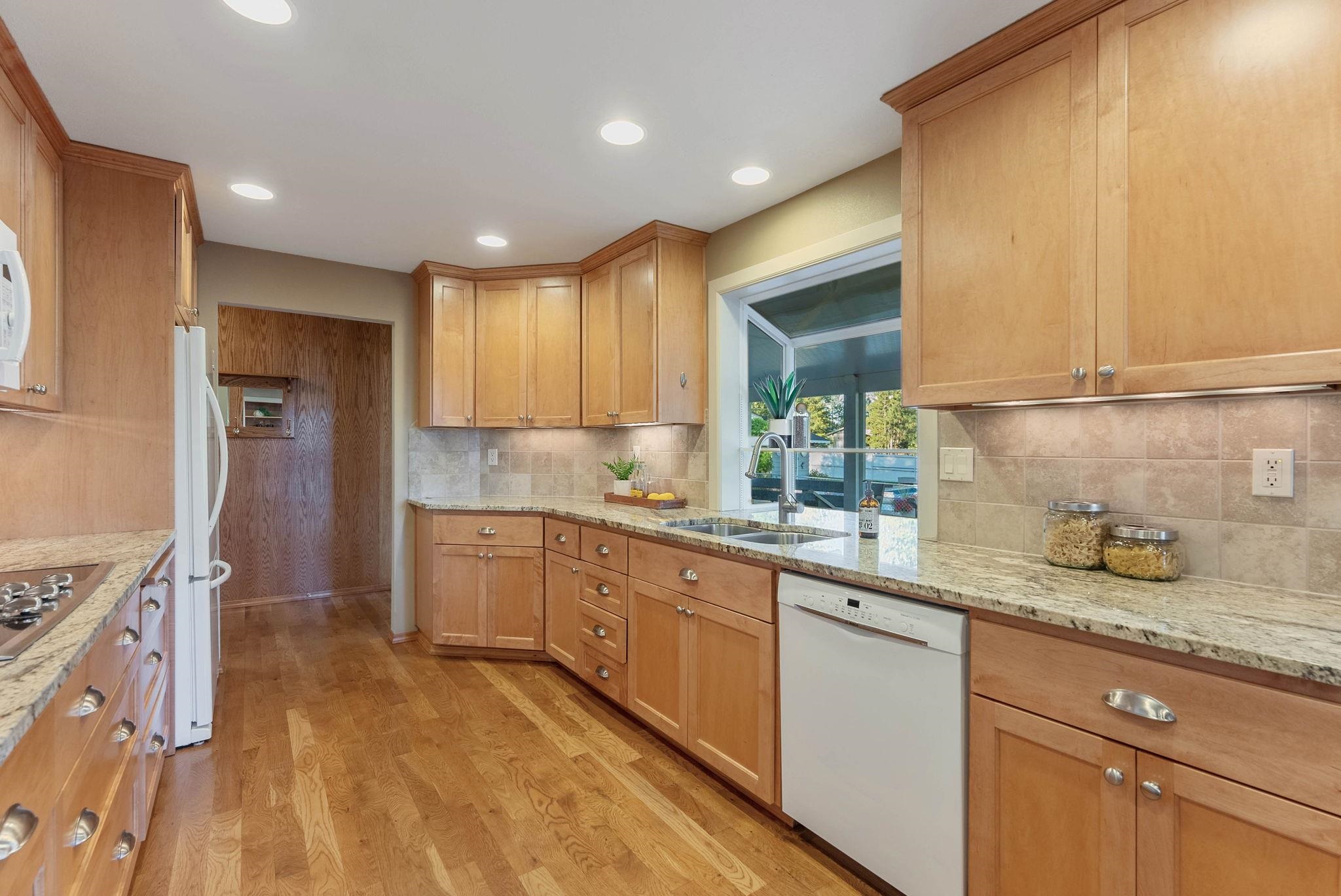 12621 North Hamilton Street Spokane, WA 99218 - Photo 15 of 50