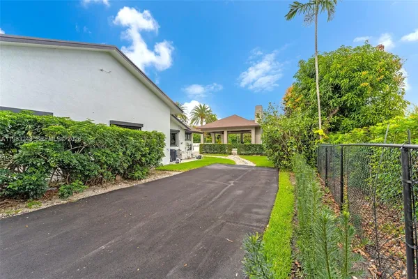 $3,599,999 | 8967 Southwest 117th Street, Miami, FL 33176