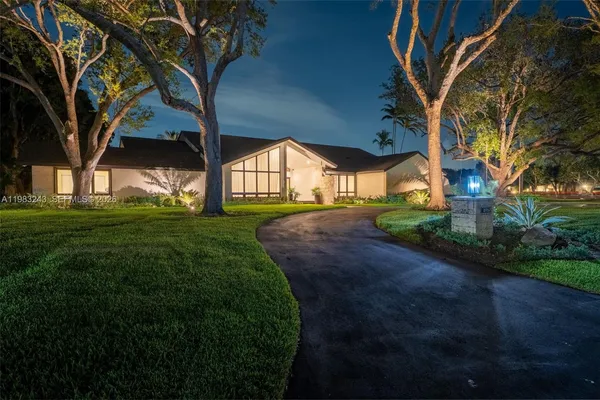 $3,599,999 | 8967 Southwest 117th Street, Miami, FL 33176