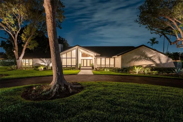 $3,599,999 | 8967 Southwest 117th Street, Miami, FL 33176