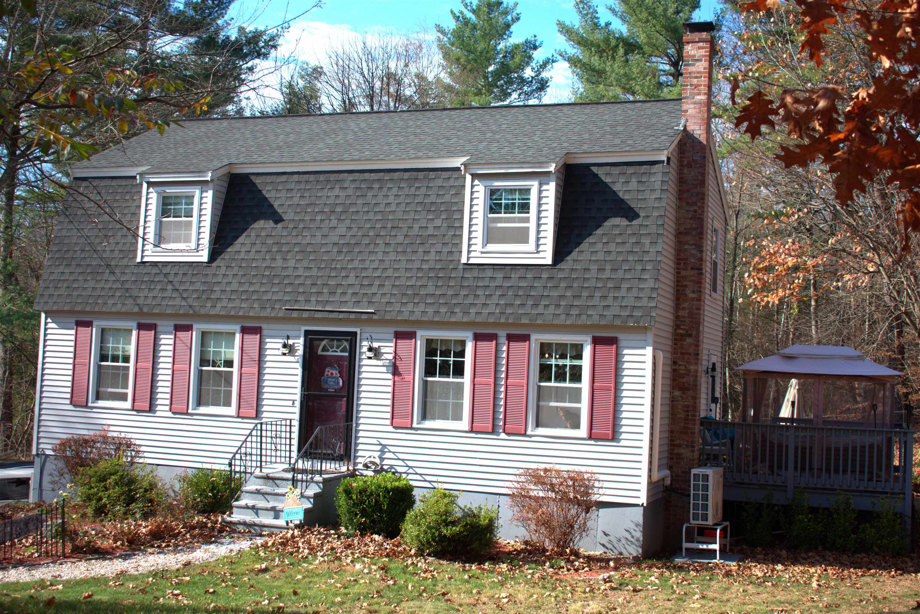 37 Sheldon Road Derry, NH 03038 - Photo 2 of 30