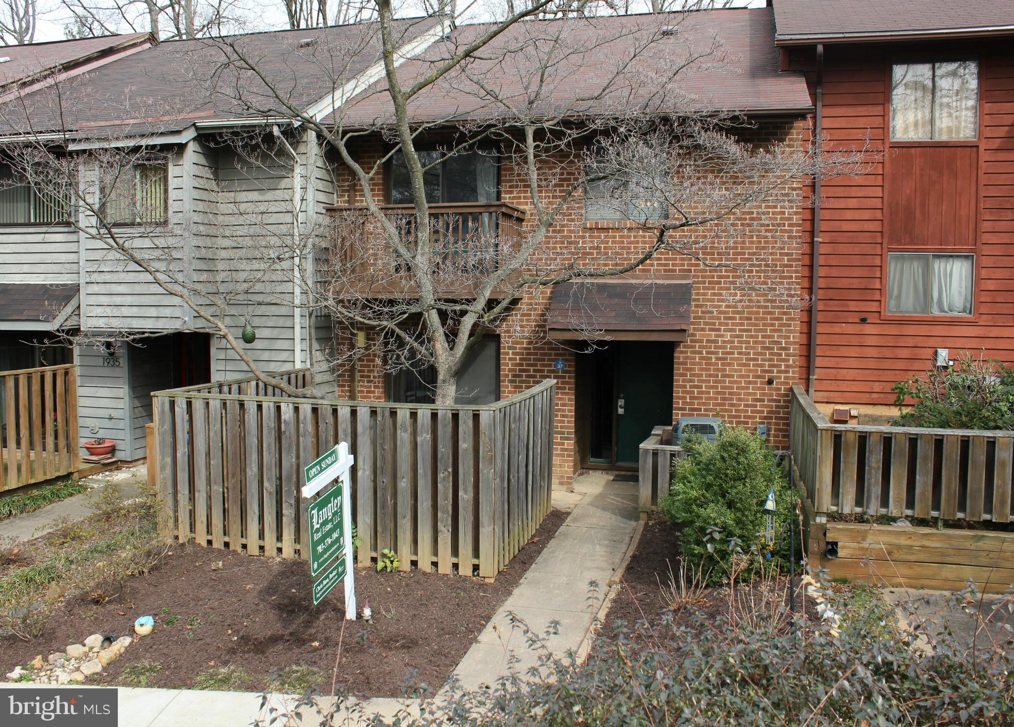 1937 Winterport Cluster Reston, VA 20191 - Photo 1 of 30 Exterior (Front)