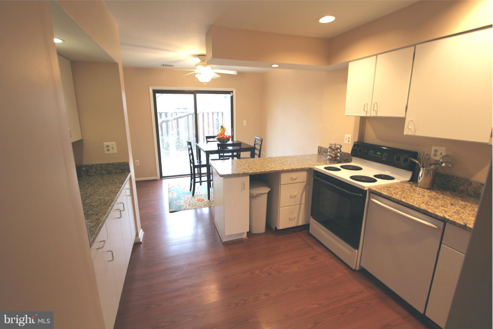 1937 Winterport Cluster Reston, VA 20191 - Photo 3 of 30 Kitchen