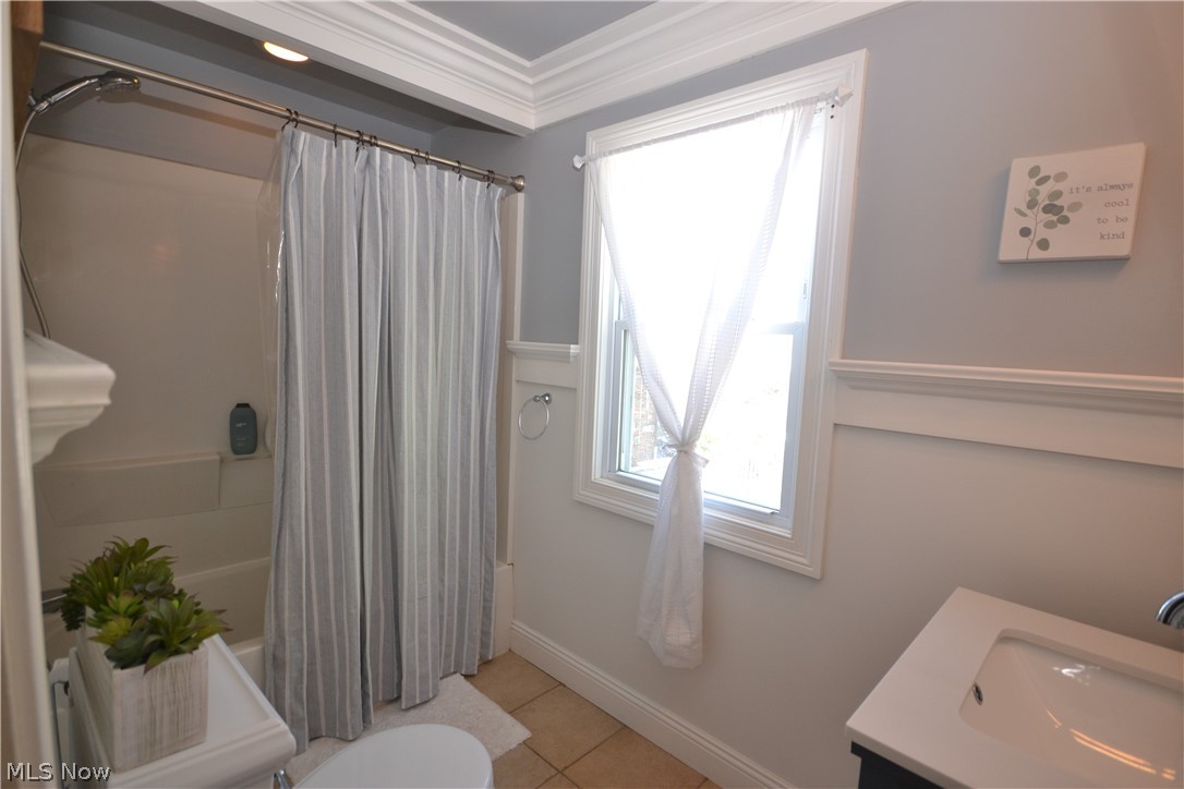 1442 Willshire Road Cleveland, OH 44124 - Photo 13 of 25