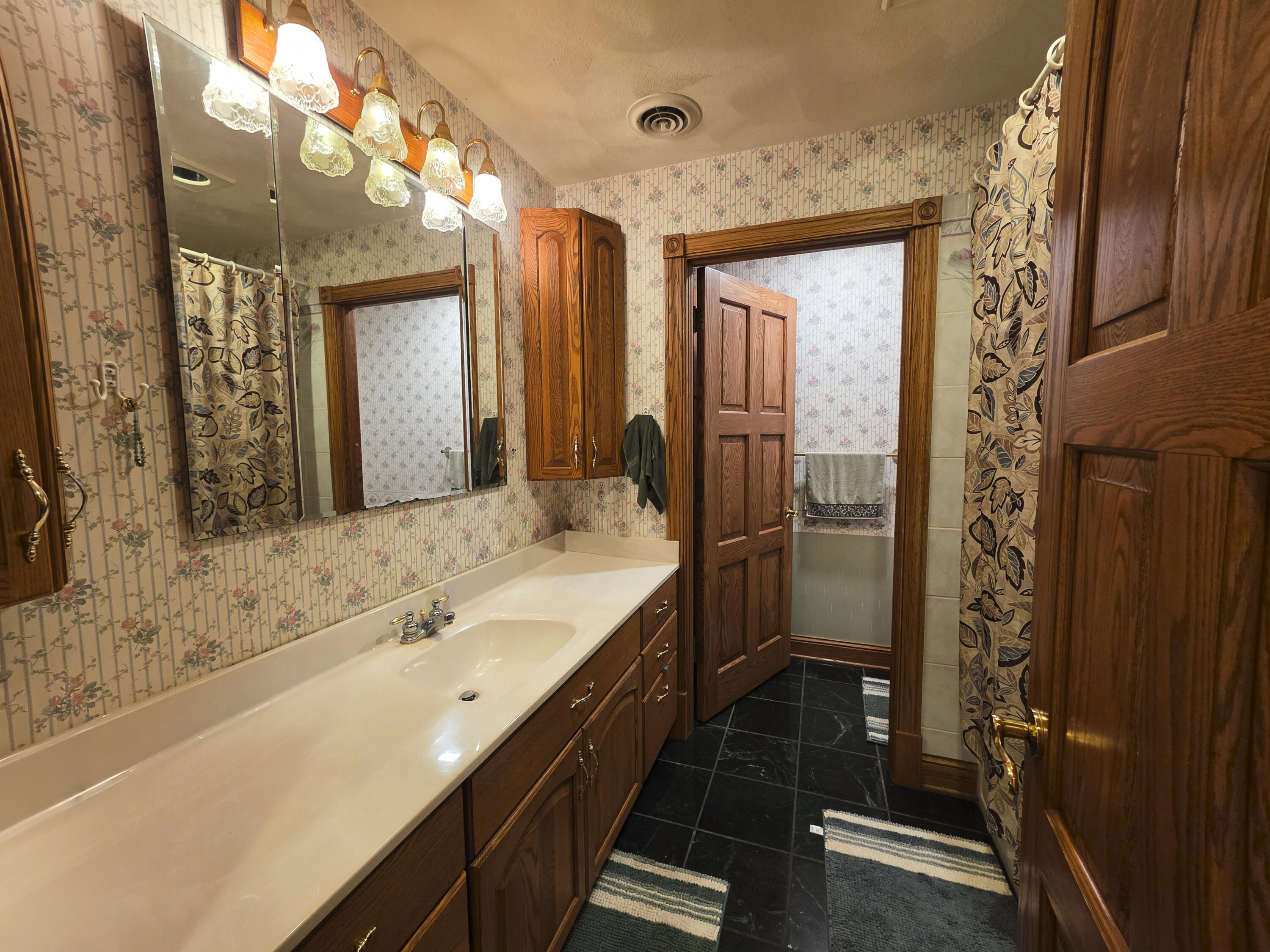 1000 Apache Court Fort Atkinson, WI 53538 - Photo 31 of 70 Apache Interior-26
