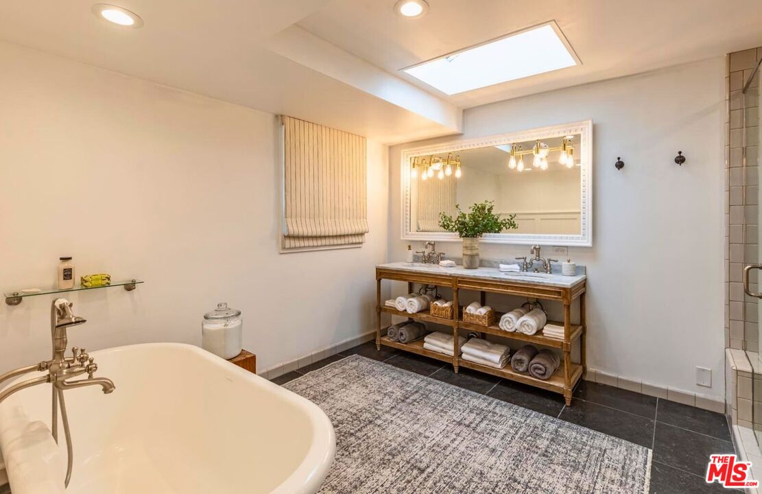 5840 Round Meadow Road Hidden Hills, CA 91302 - Photo 16 of 28