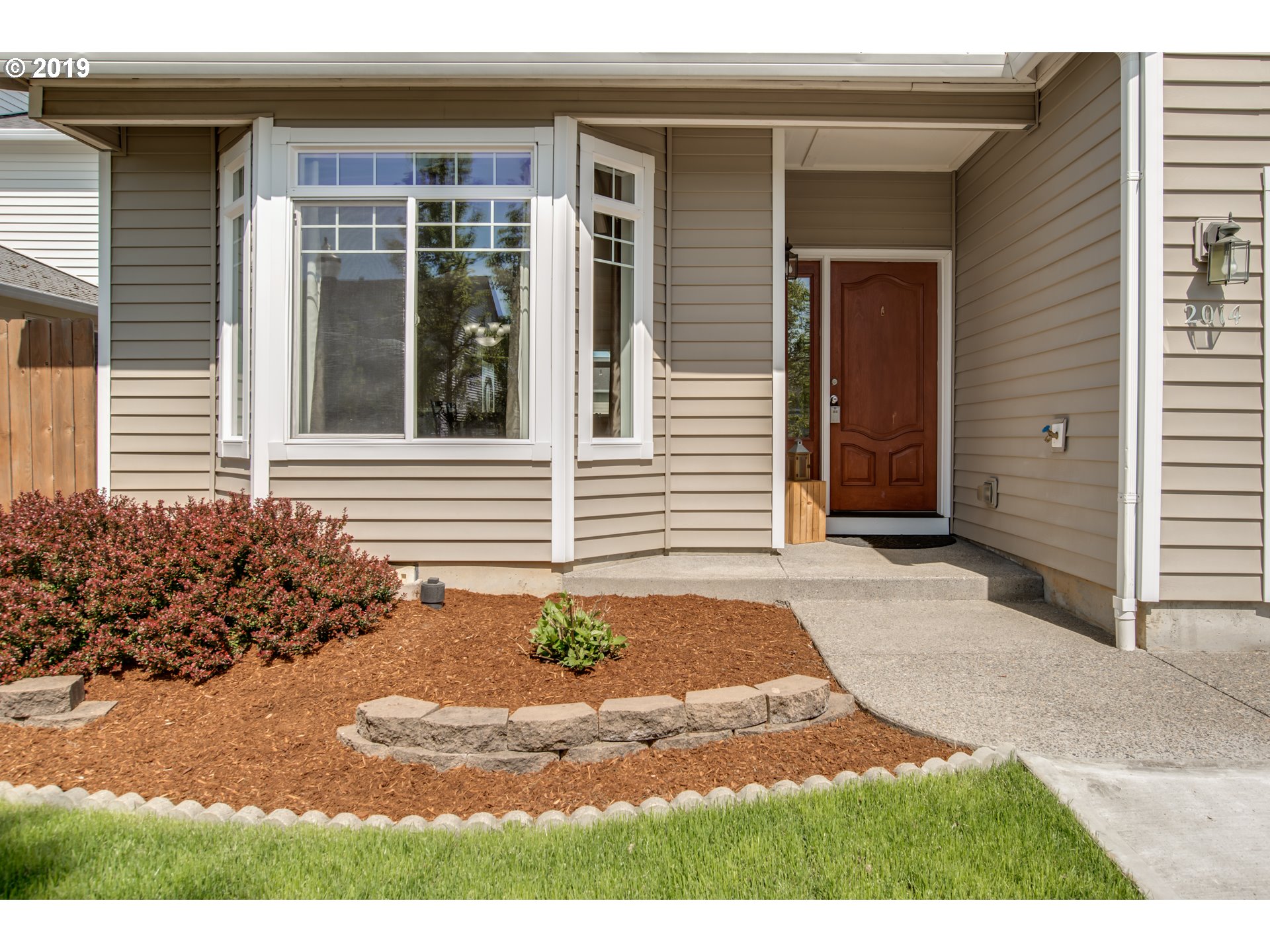 2014 North Falcon Drive Ridgefield, WA 98642 - Photo 3 of 32 a view of entrance front of house