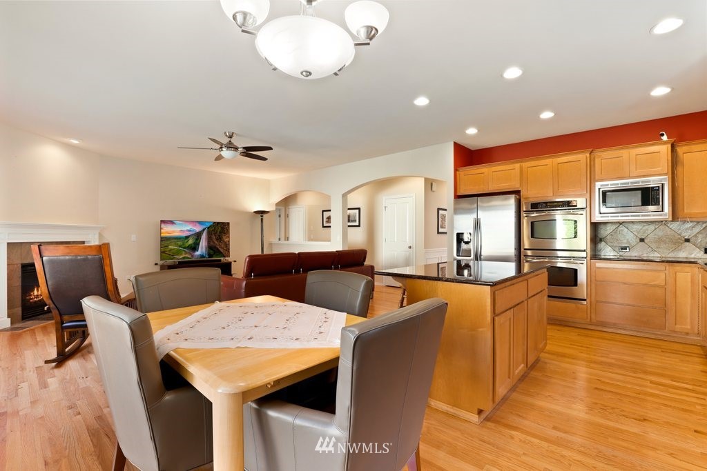 4107 220th Street Southeast Bothell, WA 98021 - Photo 10 of 39