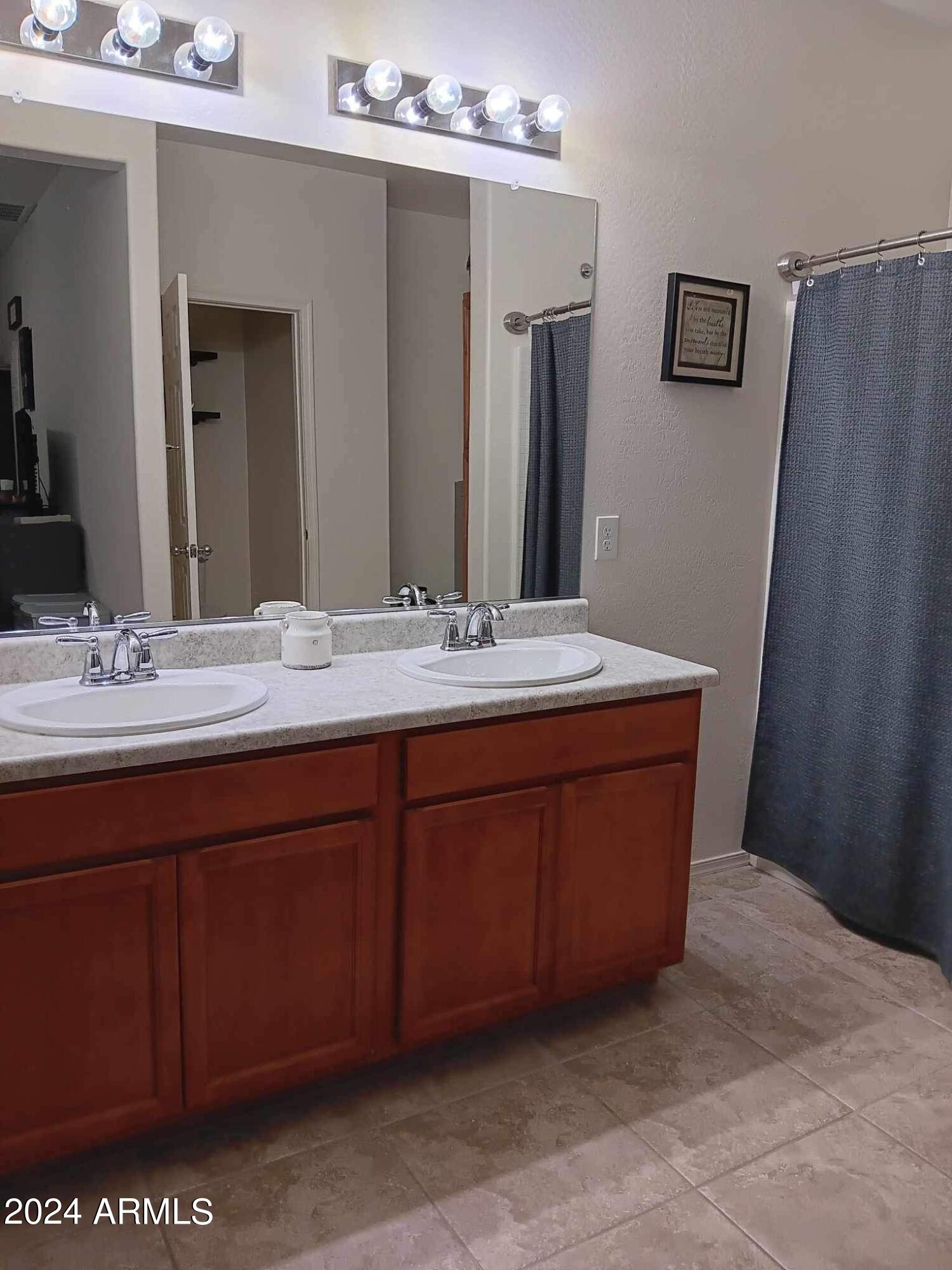 11532 West Calavar Road El Mirage, AZ 85335 - Photo 8 of 16 IMG-5071