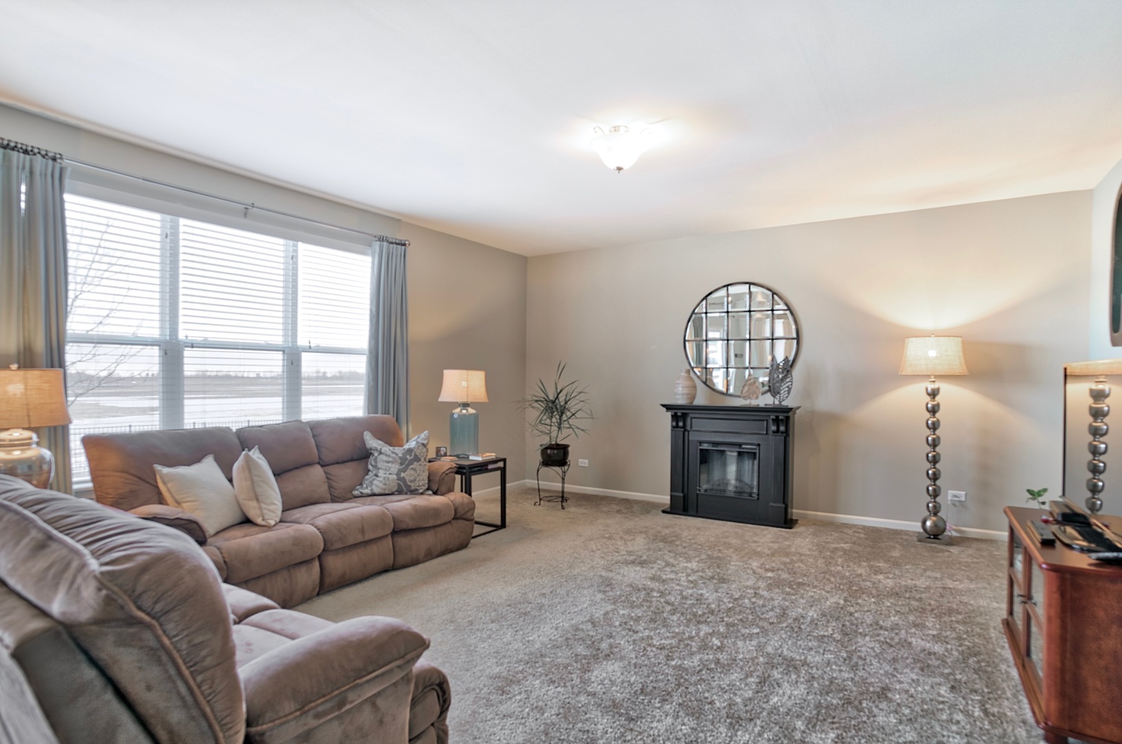636 Ridgeview Lane Sugar Grove, IL 60554 - Photo 8 of 24