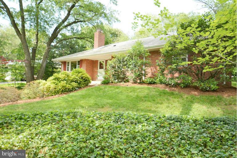 5945 Wilton Road Alexandria, VA 22310 - Photo 1 of 23 Exterior (Front)