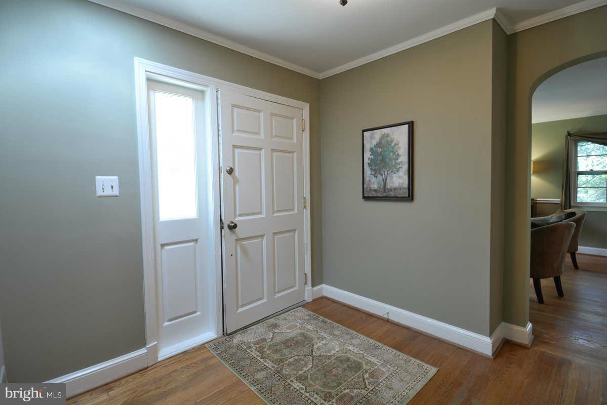 5945 Wilton Road Alexandria, VA 22310 - Photo 2 of 23 Interior (General)
