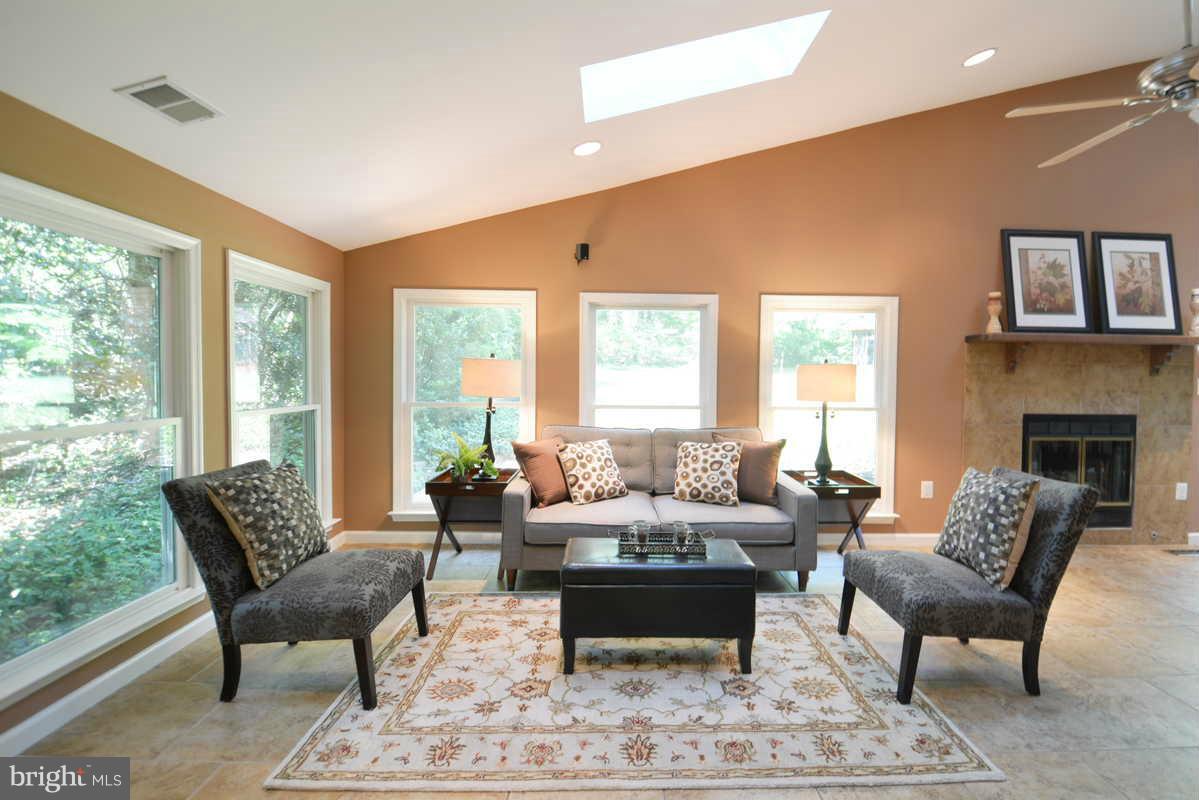 5945 Wilton Road Alexandria, VA 22310 - Photo 11 of 23 Family Room