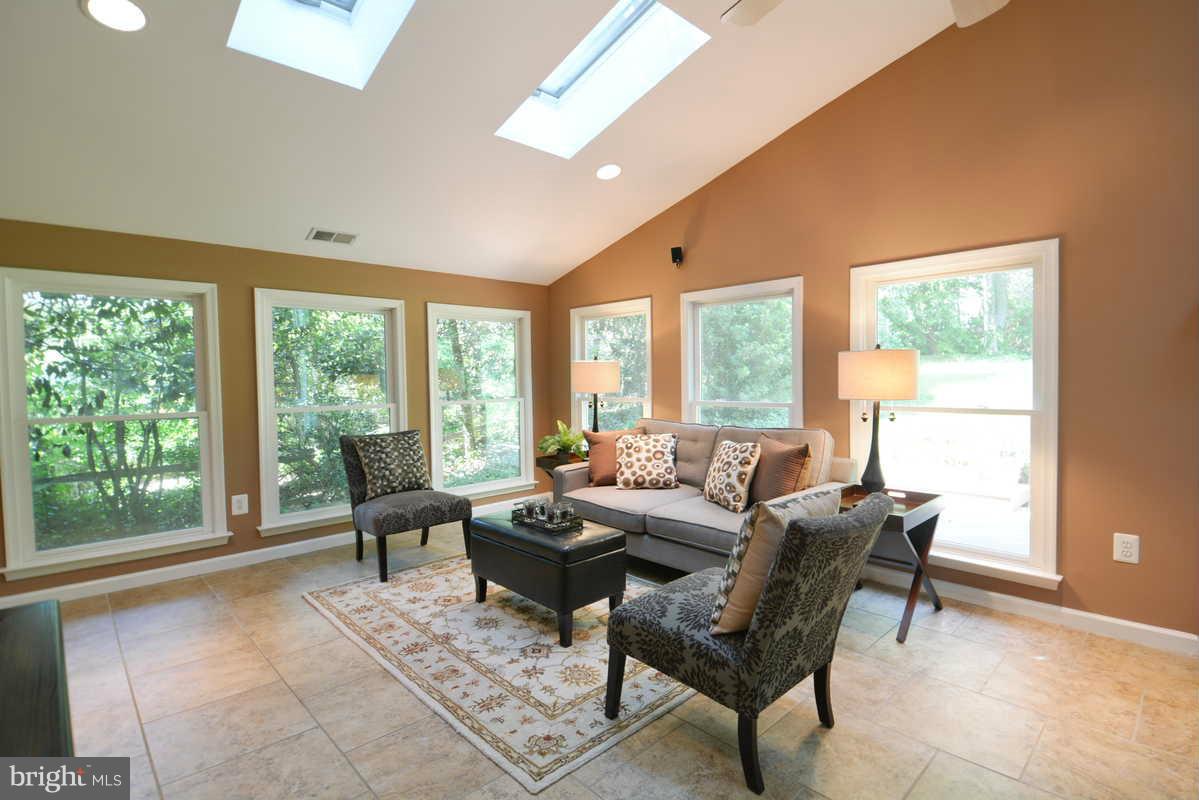 5945 Wilton Road Alexandria, VA 22310 - Photo 12 of 23 Family Room