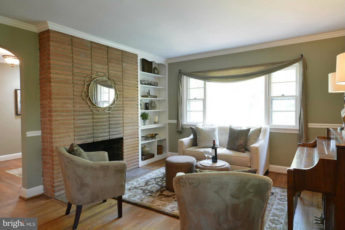 5945 Wilton Road Alexandria, VA 22310 - Photo 4 of 23 Living Room