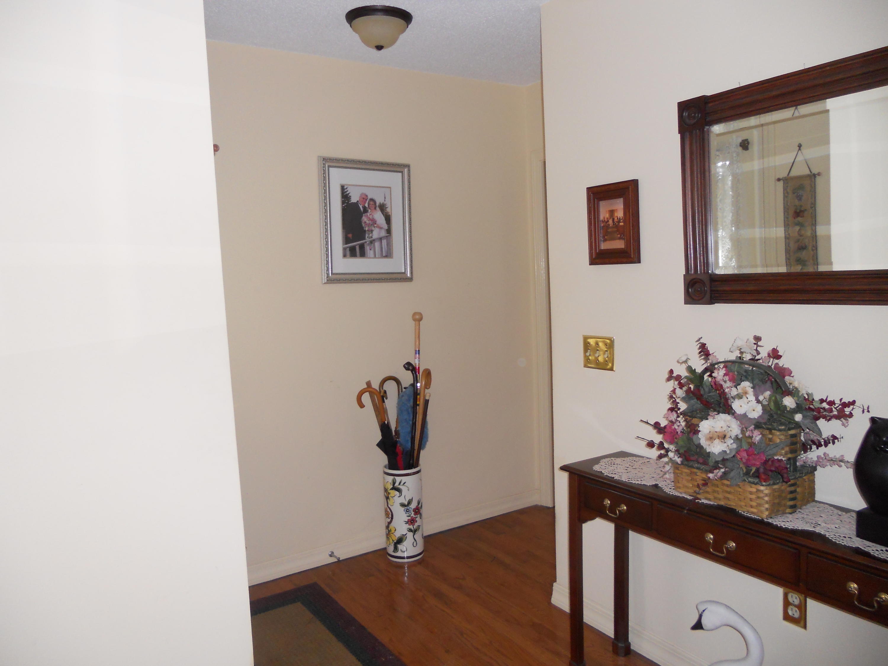 29 Canterbury Road Brewer, ME 04412 - Photo 11 of 18 Entry