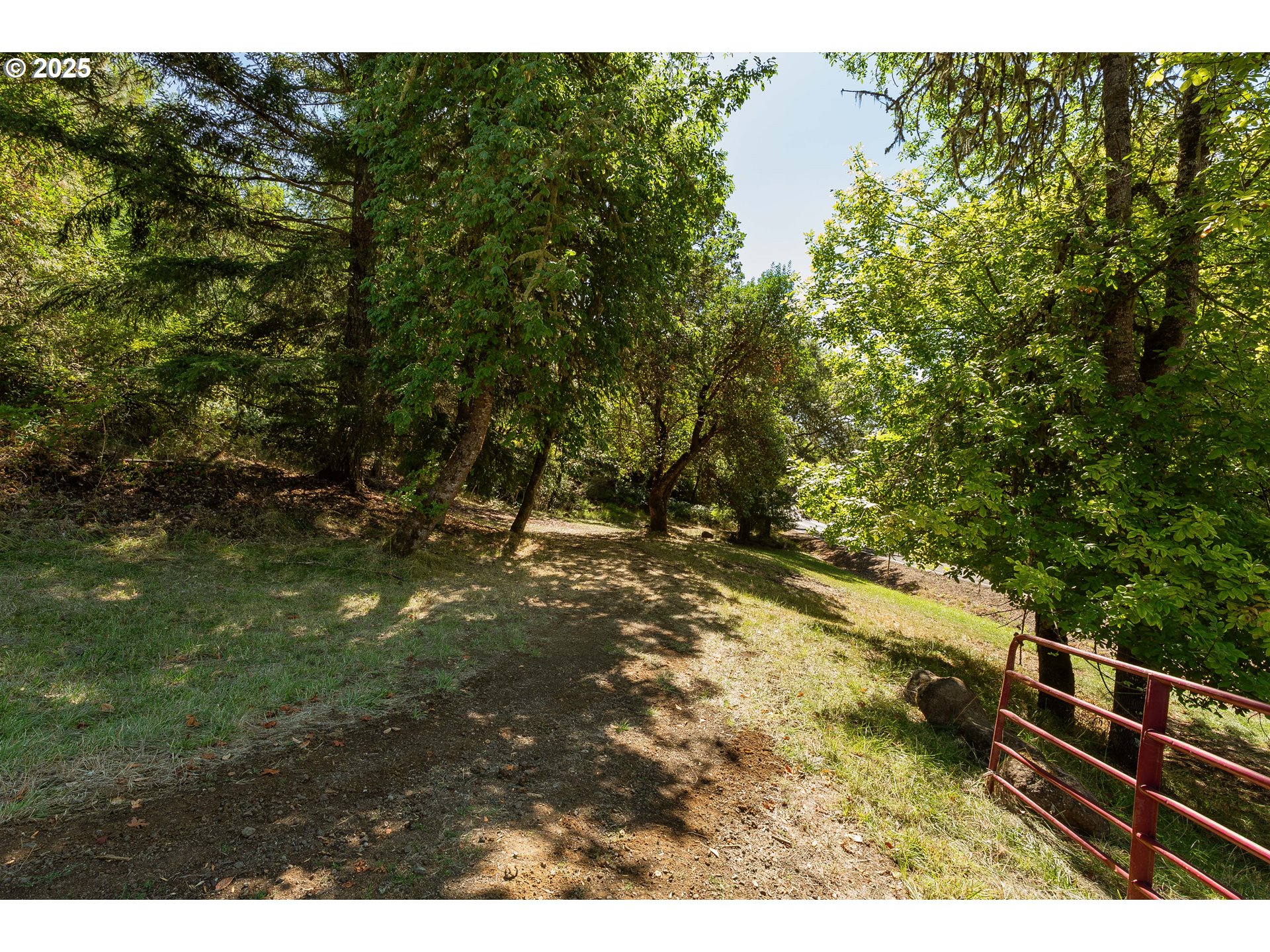 1245 Sunshine Road Roseburg, OR 97470 - Photo 2 of 26