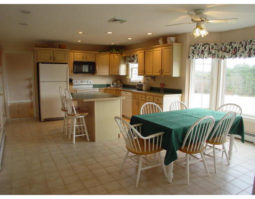 68 Derby Road Berlin, MA 01503 - Photo 10 of 23 Gallery Image 10