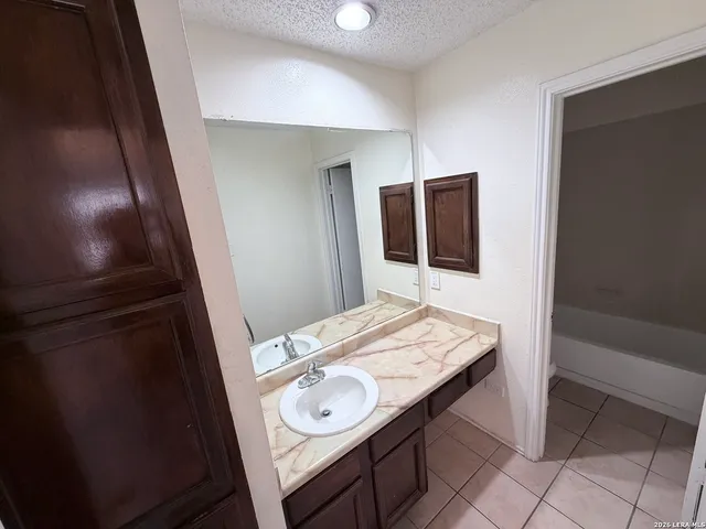 $1,000 | 8459 Cranberry Hill, Unit 3, San Antonio, TX 78254