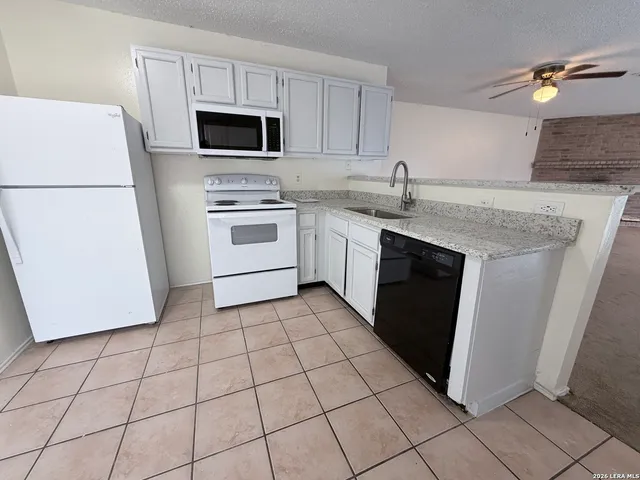 $1,000 | 8459 Cranberry Hill, Unit 3, San Antonio, TX 78254