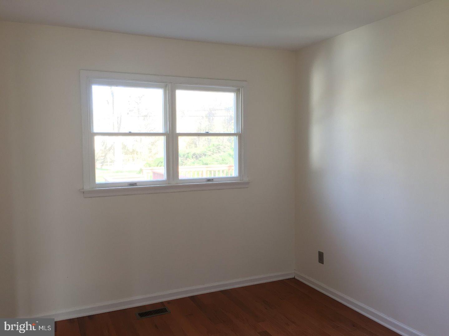 8 Dryden Road New Castle, DE 19720 - Photo 12 of 25 Bedroom 3
