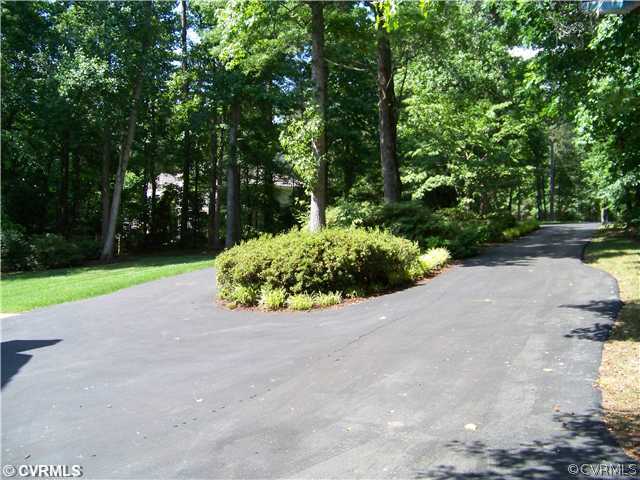 6013 Country Walk Road Midlothian, VA 23112 - Photo 12 of 12 Other - CIRCULAR DRIVE