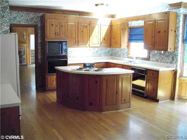 6013 Country Walk Road Midlothian, VA 23112 - Photo 2 of 12 Kitchen