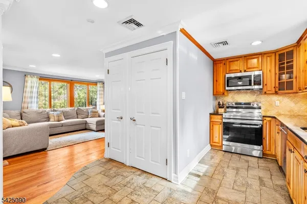 $699,999 | 21 Turkey Hill Road, Montville, NJ 07005