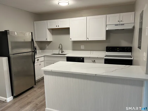 $2,100 | 106 Balance Rock Road, Unit 17, Seymour, CT 06483